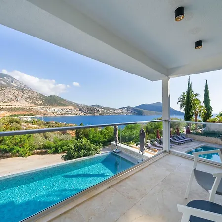 Arden Ege Kalkan Vilă